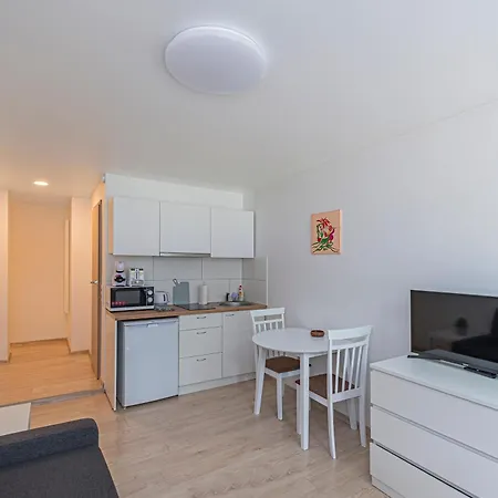 Apartment Partizanu #6 By Polo *